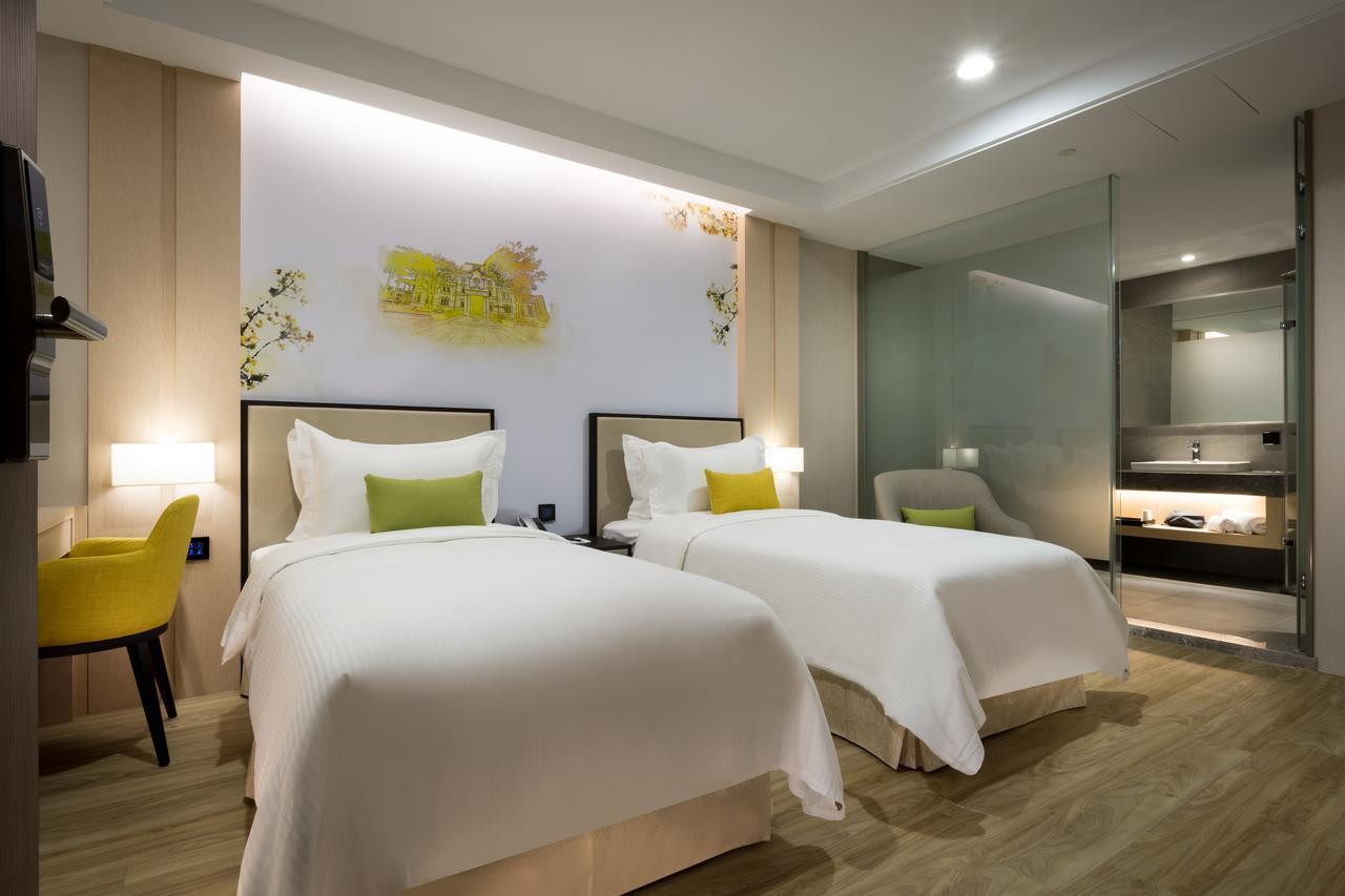 Hua Hotel Tainan Bagian luar foto